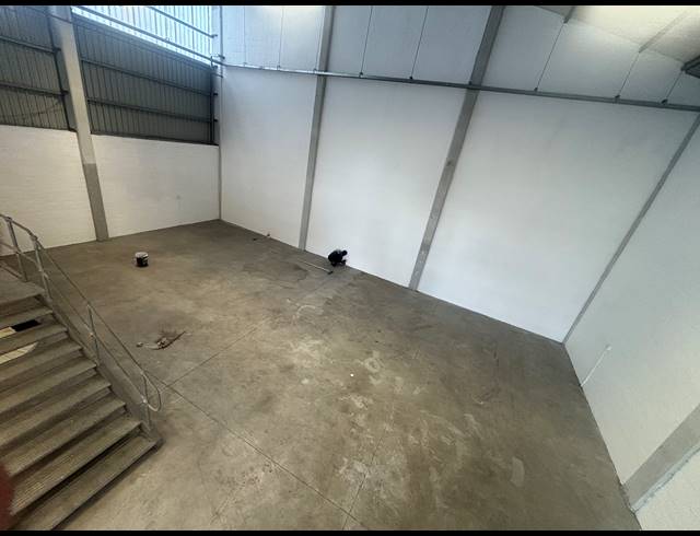 401M² WAREHOUSE TO LET IN AIRPORT INDUSTRIA